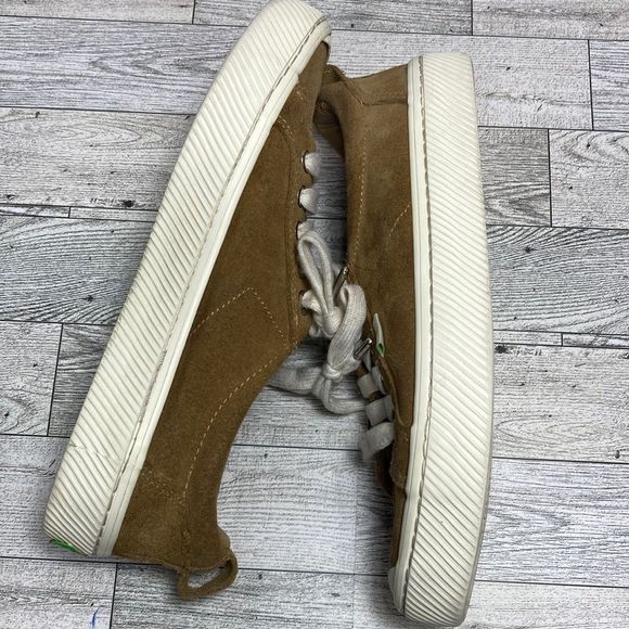 Cariuma sneakers, shoes - Picture 1 of 11